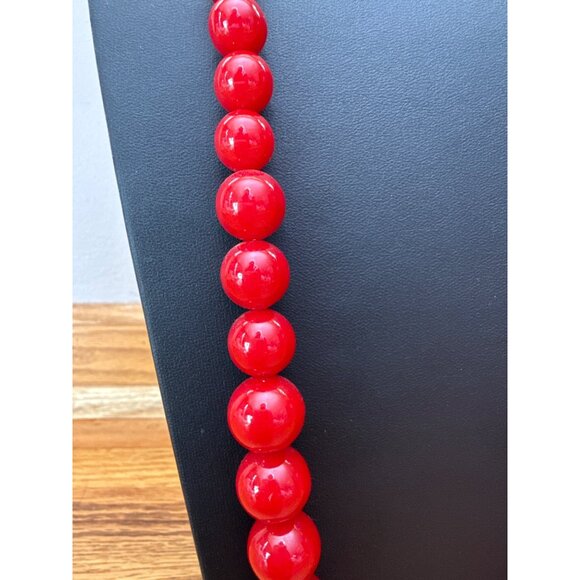 Red Graduated Bubble Gum Beaded Necklace With Lobster Claw Clasp - Picture 2 of 5